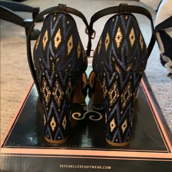 Seychelles Free To Roam Tribal Print Heels - Picture 3 of 4